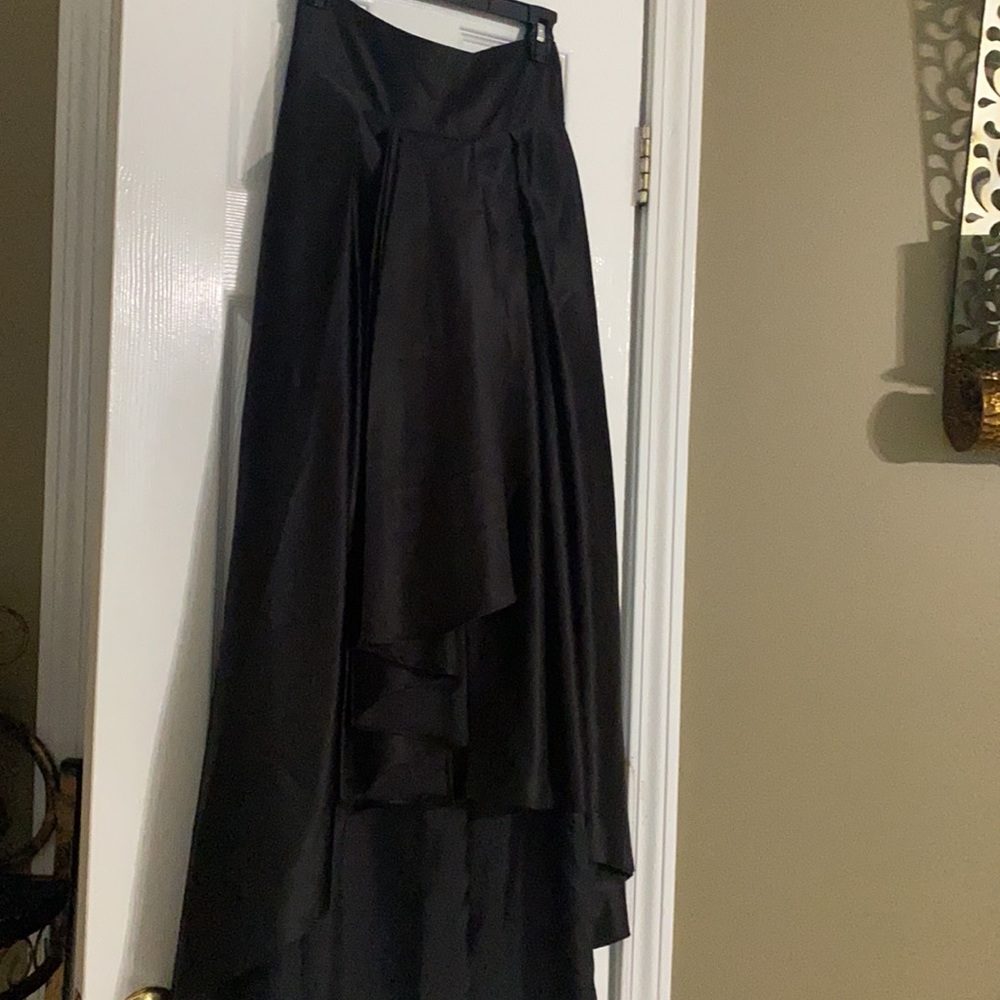 Asymmetric satin skirt - Picture 3 of 6